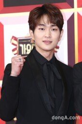 [동아포토]샤이니 온유 '파이팅은 힘차게!'