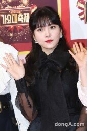 [동아포토]레드벨벳 예리 '블랙도 화사해보여'