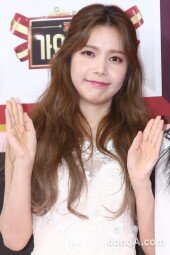 [동아포토]마마무 솔라 '어떻게 사랑하지 않을 수가 있어!'