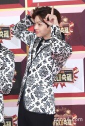 [동아포토]비투비 육성재 '카메라 향해 도깨비~'