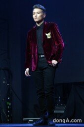 [동아포토]바시티 블릿 '눈빛 레이저'