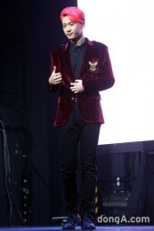 [동아포토]바시티 재빈 '데뷔무대 기분이 따봉'