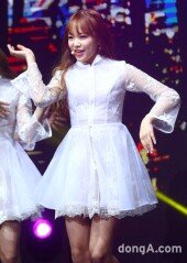 [동아포토]에이프릴 레이첼 '보조개 미소'