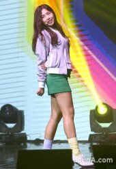 [동아포토]에이프릴 채원 '미소가 활짝!'