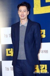 [동아포토]조인성 '오늘도 비주얼은 초과근무'