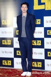 [동아포토]조인성 '극장에서 보는 반가운 미소'