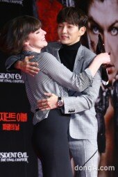 [동아포토]이준기-밀라 요보비치 '한국에서 다시 만난 절친'