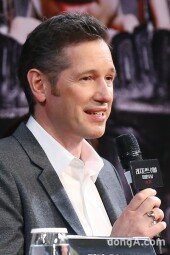 [동아포토]'레지던트 이블' 폴 앤더슨 감독, "이준기보며 밀라의 적수 찾았다고 생각했다"