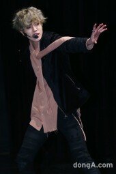 [동아포토]니엘 '한없이 애절하게'