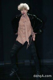 [동아포토]니엘 '애절한 쪼쪼댄스'