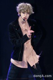 [동아포토]니엘 '날 울리지마'