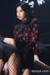 [동아포토]CLC 승연 '요염한 고양이 눈빛'