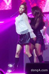 [동아포토]CLC 유진 '깜찍한 걸크러쉬'