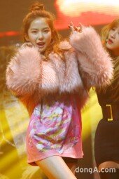 [동아포토]CLC 유진 '깜찍한 아기도깨비'