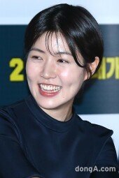 [동아포토]심은경 '수줍으면 나오는 보조개'