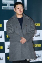 [동아포토]안재홍 '수줍음 가득한 표정'