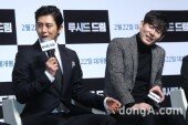 [동아포토]고수-설경구 '강한 케미 예상되는 조합'