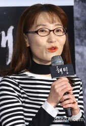 [동아포토]'해빙' 이수연 감독, "떡밥만 던져놓는 작품 아니다"