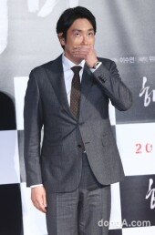 [동아포토]조진웅 '동안포즈'