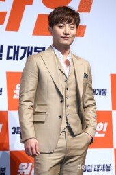 [동아포토]진구 '부드러운 미소가 매력적'