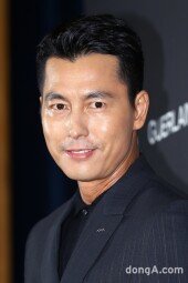 [동아포토]정우성 '오늘도 열일하는 눈빛장인'