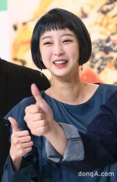 [동아포토]EXID 혜린 '편의점 먹방요정'