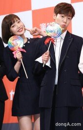 [동아포토]조이-이현우 '달달한 화이트데이 케미~'