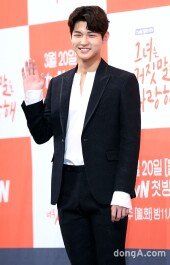 [동아포토]이서원 '매력 눈웃음'