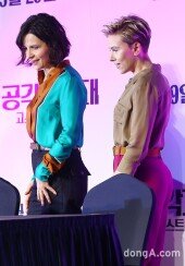 [동아포토]스칼렛 요한슨-줄리엣 비노쉬 '공각기동대 두 여인'