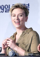 [동아포토]스칼렛 요한슨 '미소에도 넘치는 카리스마'