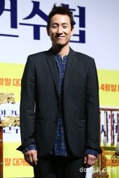 [동아포토]이선균 '다정다감 미소'