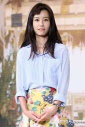 [동아포토]정유미 '수줍음을 감출 수 없어'