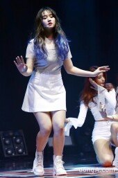 [동아포토]프리스틴 카일라 인형같은 무대'