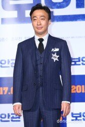 [동아포토]이성민 '구릿빛 피부의 보안관 변신'