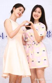 [동아포토]김주현-진지희 '막내라인의 깜찍한 하트'