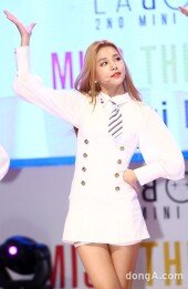 [동아포토]라붐 솔빈 '날아라 휘파람'