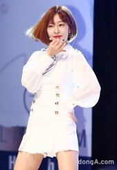 [동아포토]라붐 유정 '휘파람 소녀'