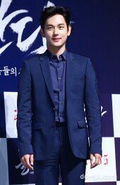 [동아포토]임시완 '업그레이드 된 수트핏'