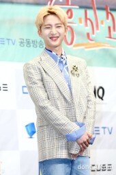 [동아포토]펜타곤 후이 '트리플H로 인사드려요'