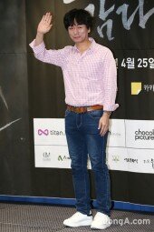 [동아포토]이철민 '반가워요'