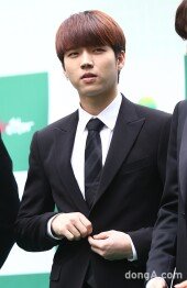 [동아포토]인피니트 우현 '훈훈한 수트핏'