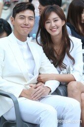 [동아포토]송재희-지소연, 훈훈한 비주얼 부부