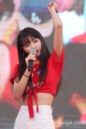 [동아포토]오마이걸 유아 ＂소리질러 함성소리＂