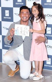 [동아포토]추성훈·추사랑 ‘아빠닮은 구릿빛 피부’