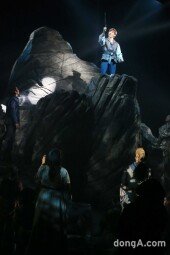 [동아포토]카이, ‘엑스칼리버’ 아더