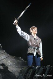 [동아포토]카이,빛나는 카리스마