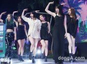 [동아포토]여자친구, 베일 벗은 타이틀 무대 ‘열대야’