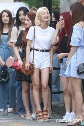 [동아포토]프로미스나인 소녀들의 수다.. 화기애애