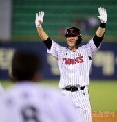 [포토] 김민성 ‘모두 모두 안녕~’