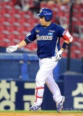 [포토] 투런포 양의지 ‘역전이다’